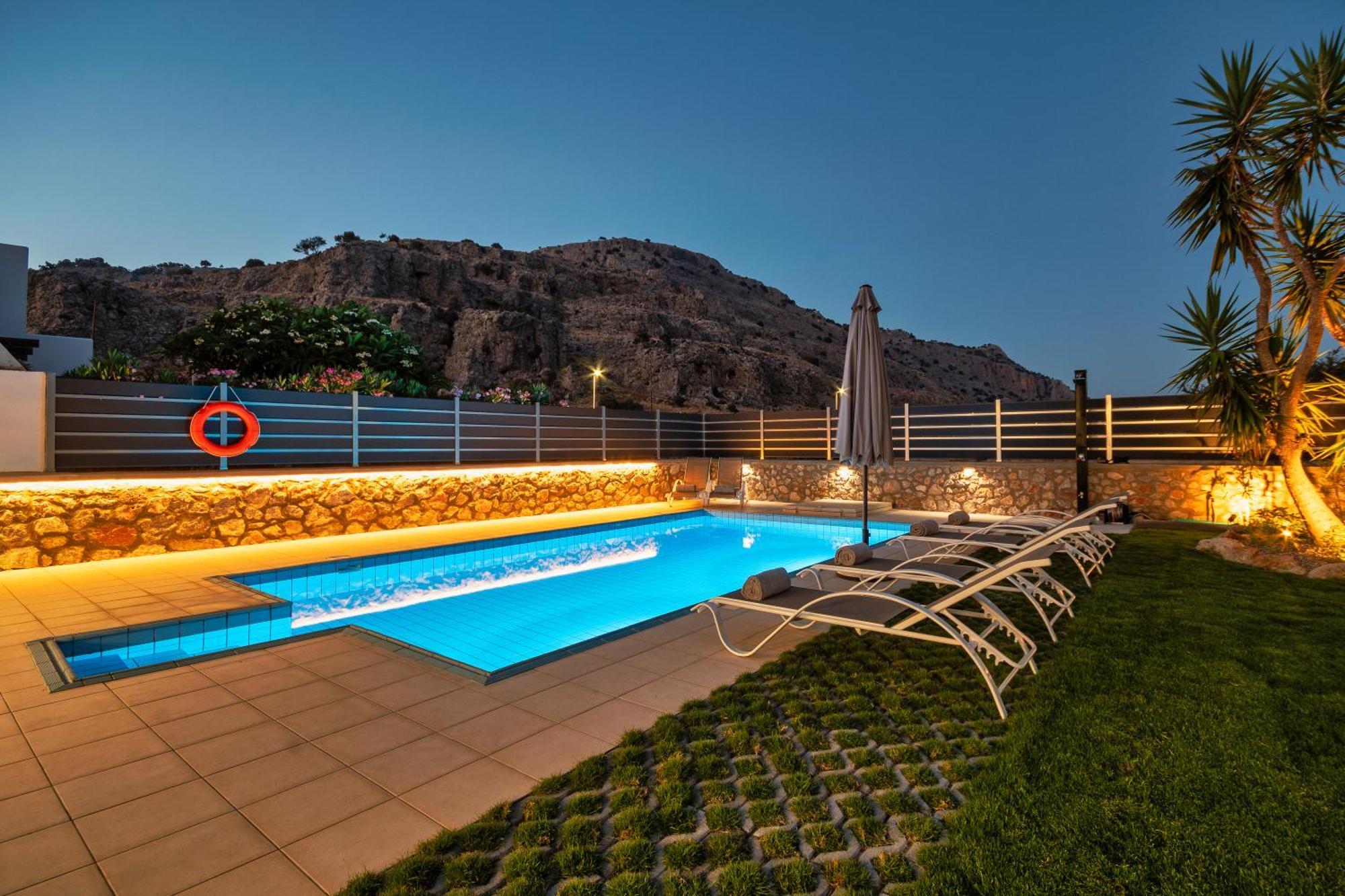 Villa Mariani II - In Lothiarika, Newly Renovated June 2024, Private Pool, Lindos 10 Min, Beach 120M 拉多斯 外观 照片