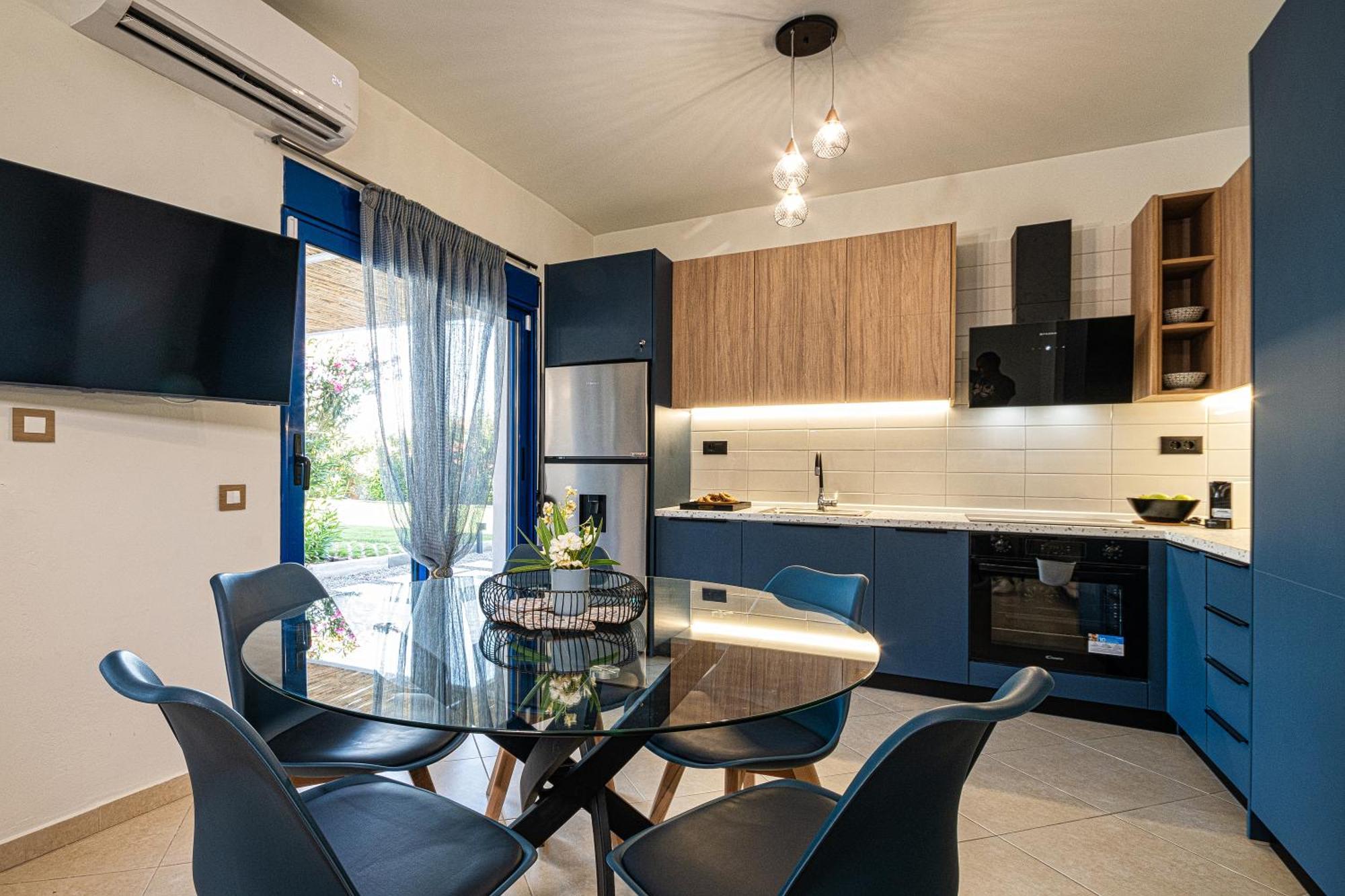 Villa Mariani II - In Lothiarika, Newly Renovated June 2024, Private Pool, Lindos 10 Min, Beach 120M 拉多斯 外观 照片