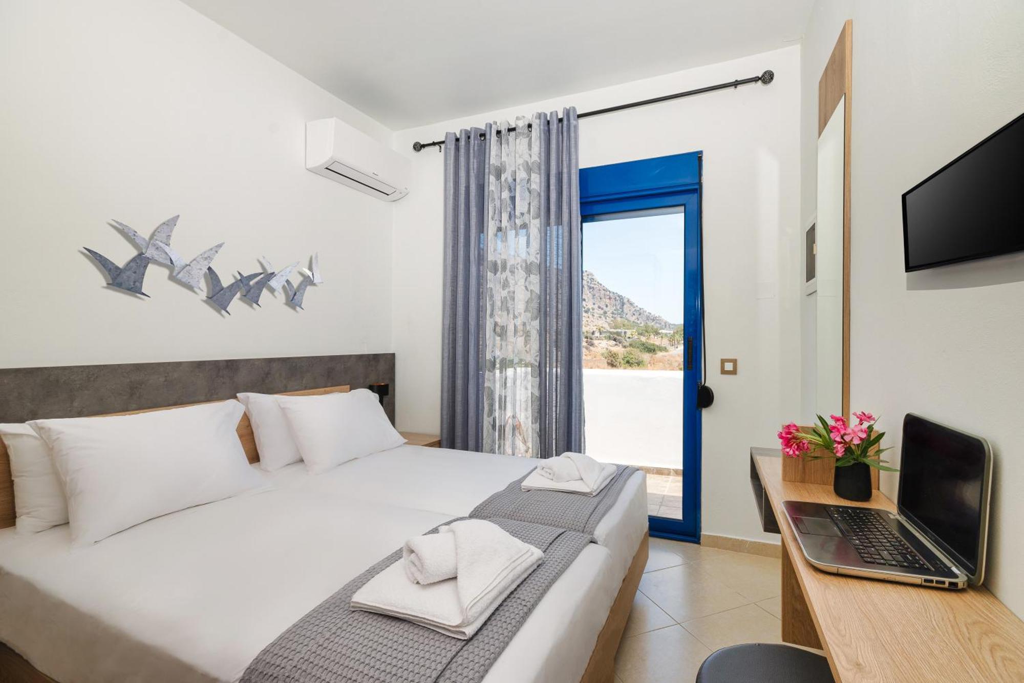 Villa Mariani II - In Lothiarika, Newly Renovated June 2024, Private Pool, Lindos 10 Min, Beach 120M 拉多斯 外观 照片