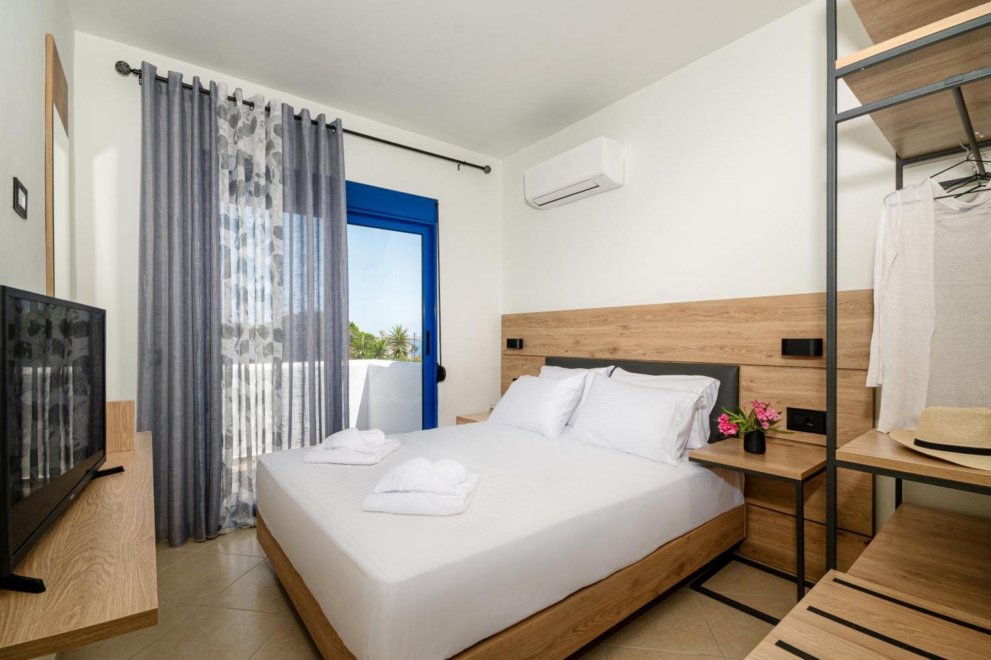 Villa Mariani II - In Lothiarika, Newly Renovated June 2024, Private Pool, Lindos 10 Min, Beach 120M 拉多斯 外观 照片