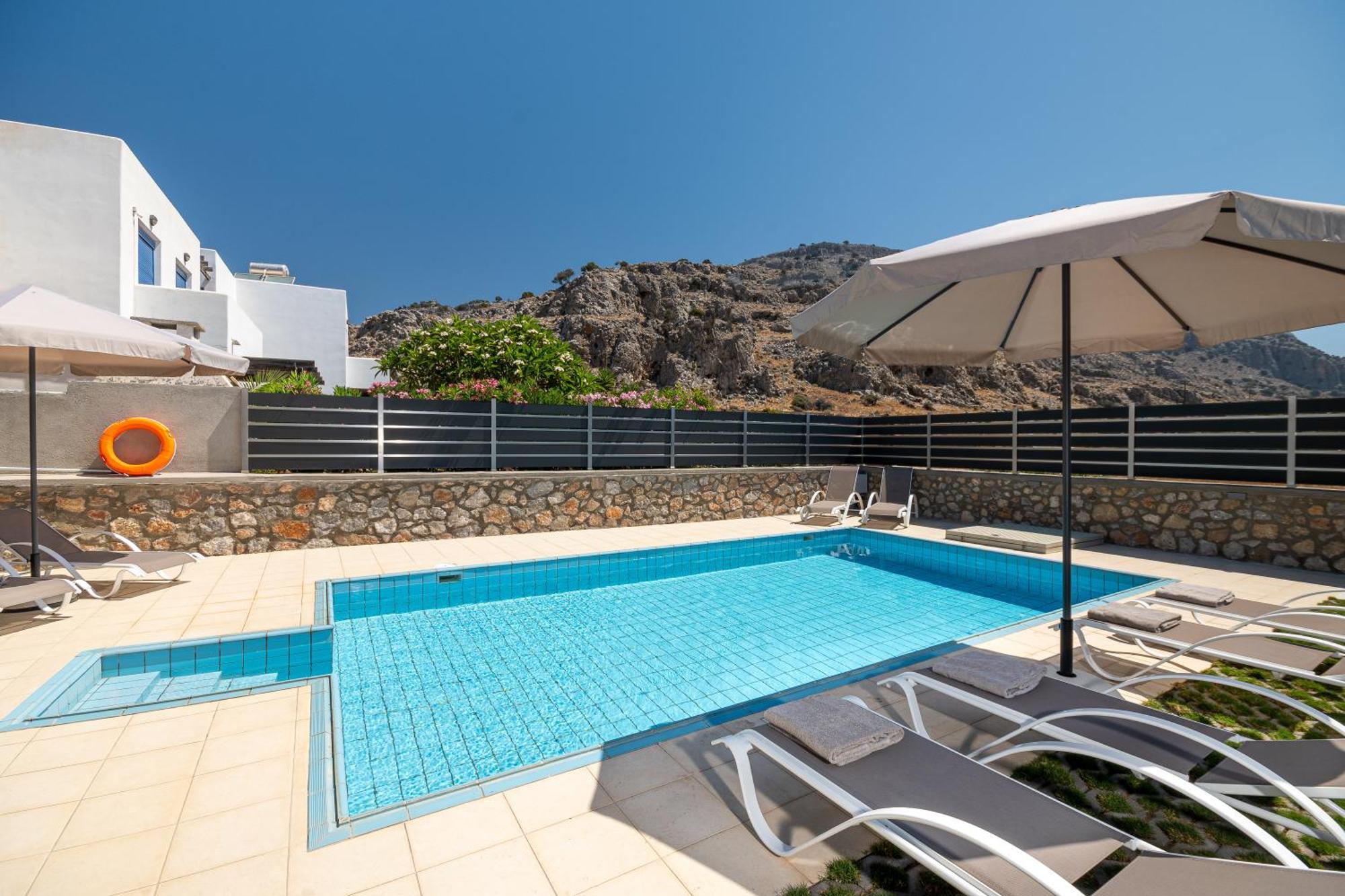 Villa Mariani II - In Lothiarika, Newly Renovated June 2024, Private Pool, Lindos 10 Min, Beach 120M 拉多斯 外观 照片